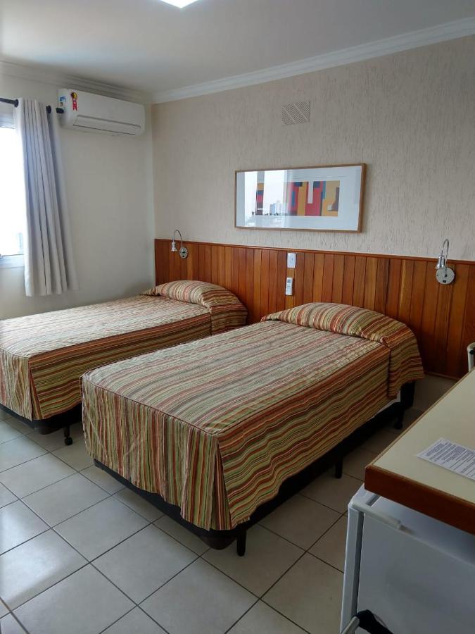 Hotel Riviera リンス エクステリア 写真